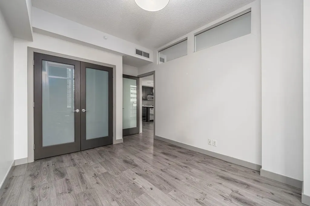 530 12 Avenue SW Calgary AB T2R 0B1