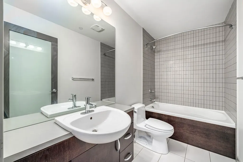 530 12 Avenue SW Calgary AB T2R 0B1