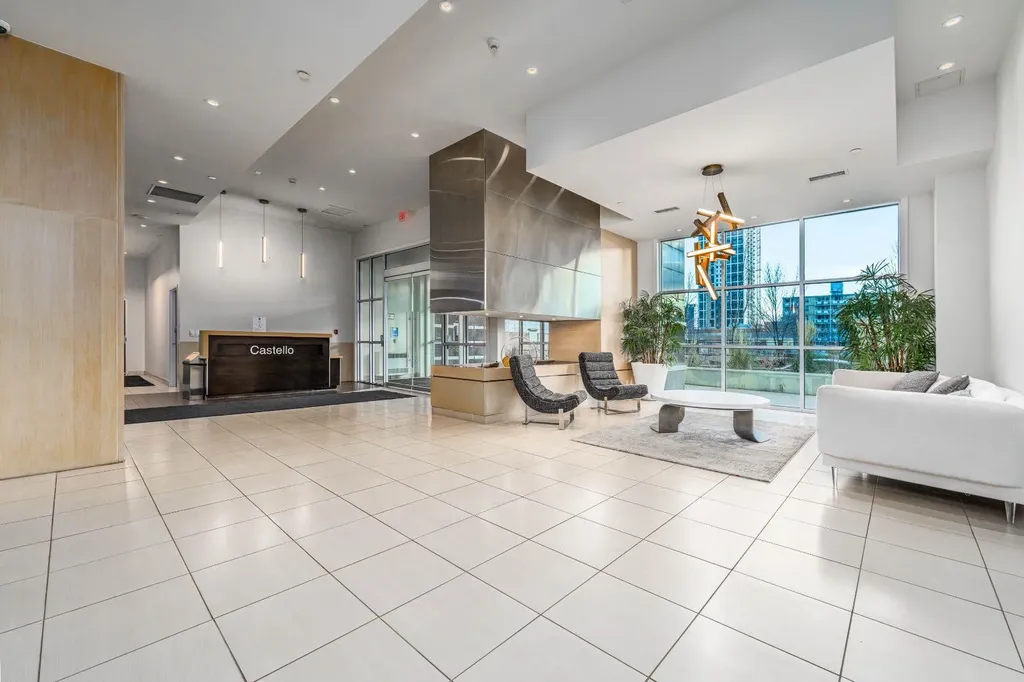 530 12 Avenue SW Calgary AB T2R 0B1