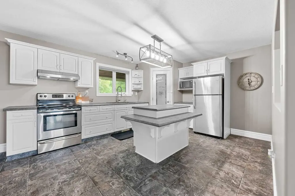 214 Hill Avenue Greenstreet SK S9V 0X7