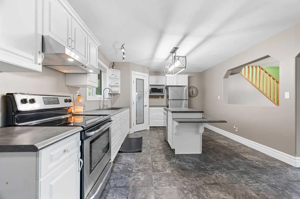 214 Hill Avenue Greenstreet SK S9V 0X7