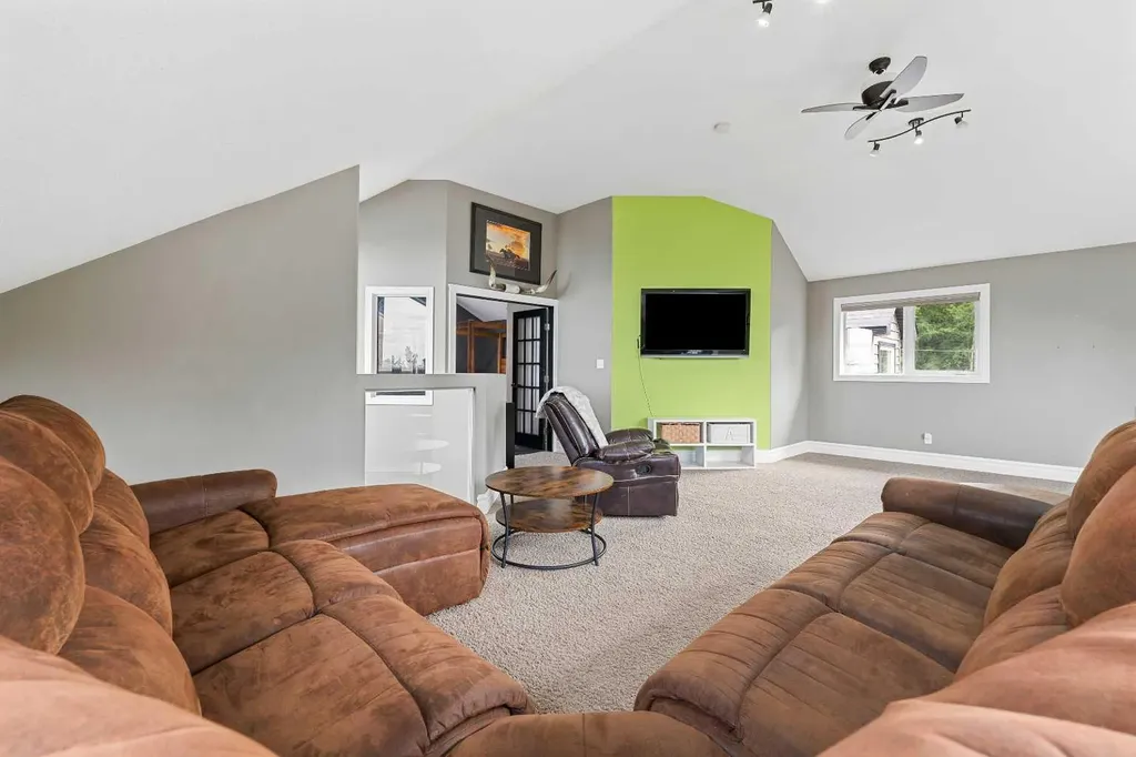 214 Hill Avenue Greenstreet SK S9V 0X7