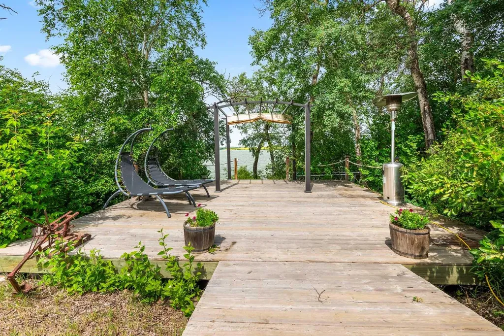 214 Hill Avenue Greenstreet SK S9V 0X7