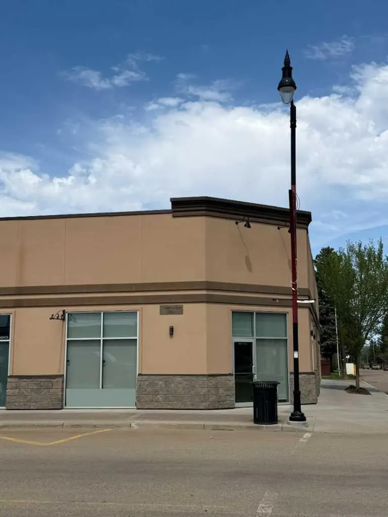 4902 50 Avenue Vermilion AB T9X 1A4