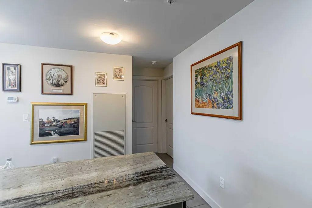 303 13 Avenue SW Calgary AB T2R0Y9