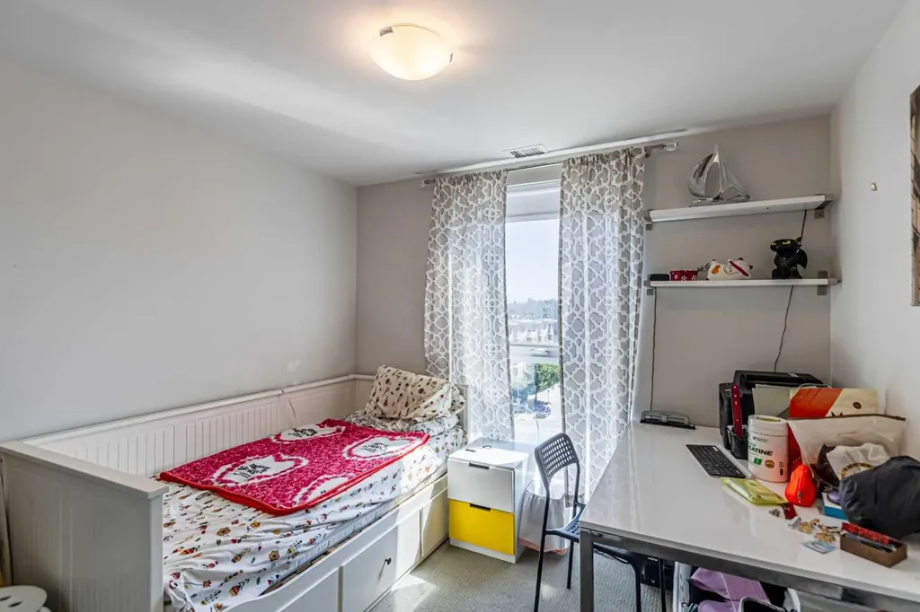 303 13 Avenue SW Calgary AB T2R0Y9