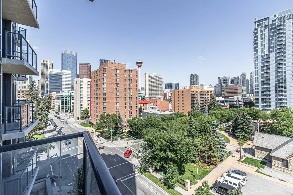 303 13 Avenue SW Calgary AB T2R0Y9