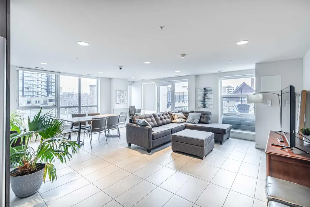 303 13 Avenue SW Calgary AB T2R0Y9