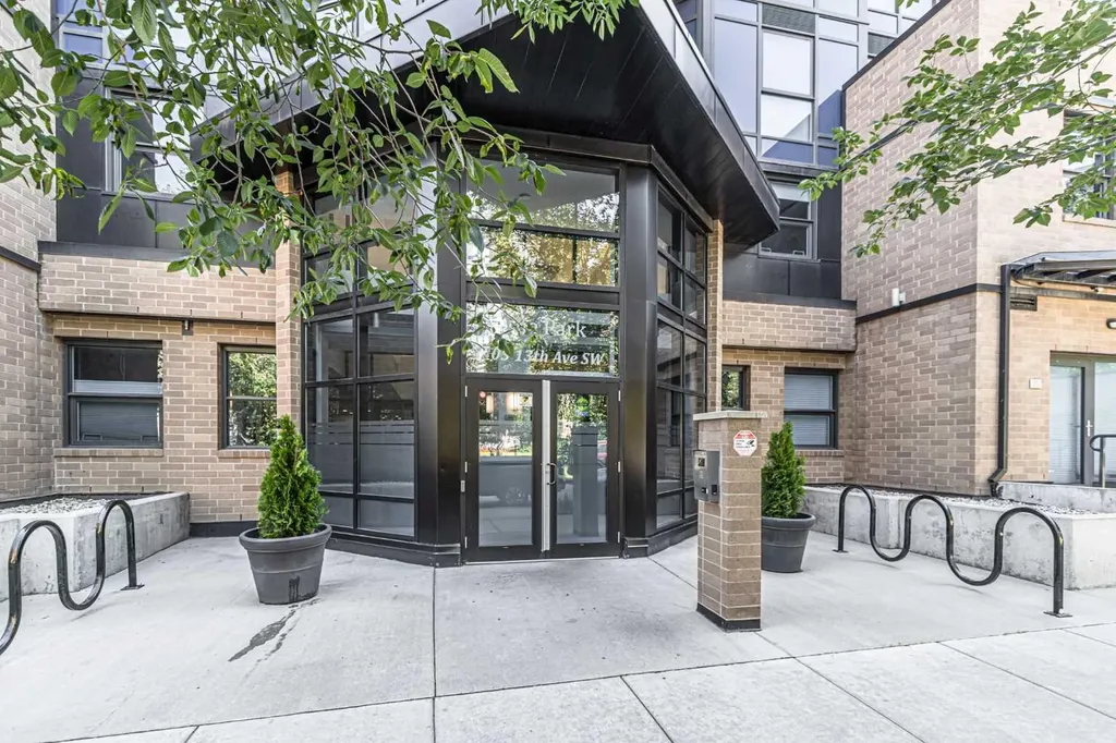 303 13 Avenue SW Calgary AB T2R0Y9