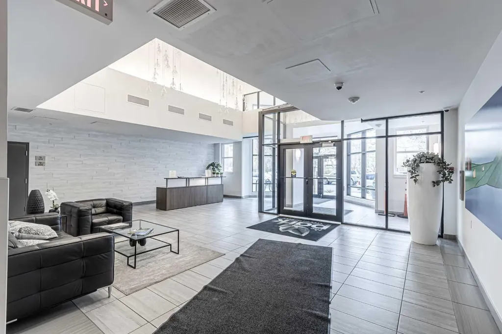 303 13 Avenue SW Calgary AB T2R0Y9