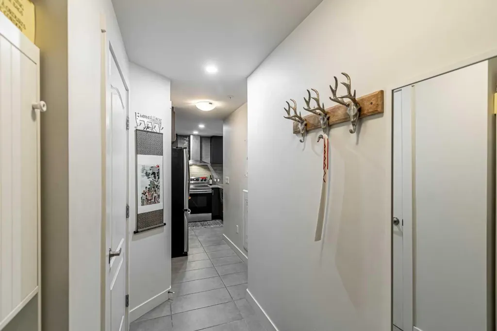 303 13 Avenue SW Calgary AB T2R0Y9