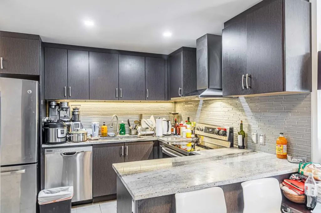 303 13 Avenue SW Calgary AB T2R0Y9