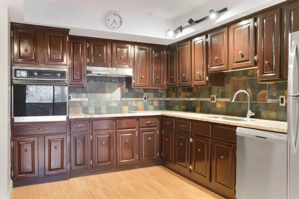 345 4 Avenue NE Calgary AB T2E 0J4