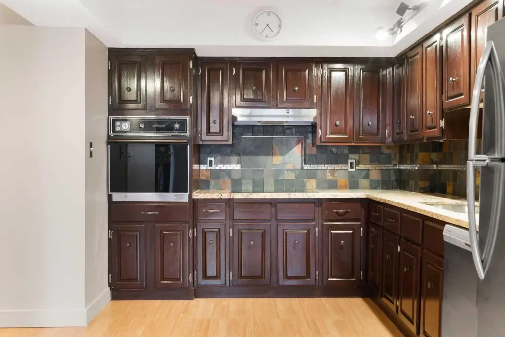 345 4 Avenue NE Calgary AB T2E 0J4