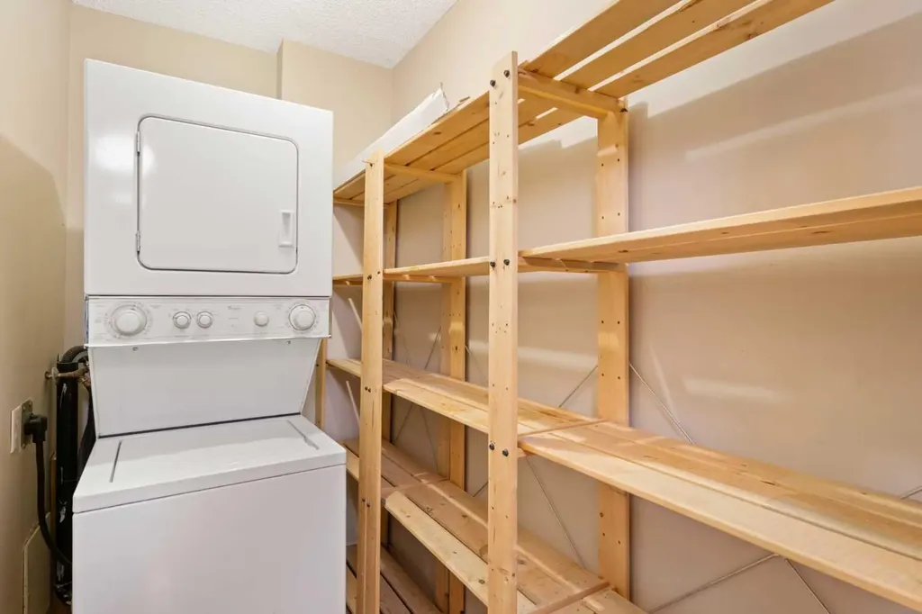 345 4 Avenue NE Calgary AB T2E 0J4