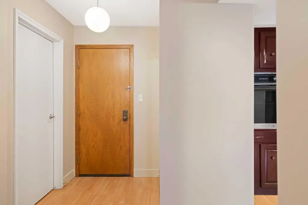 345 4 Avenue NE Calgary AB T2E 0J4