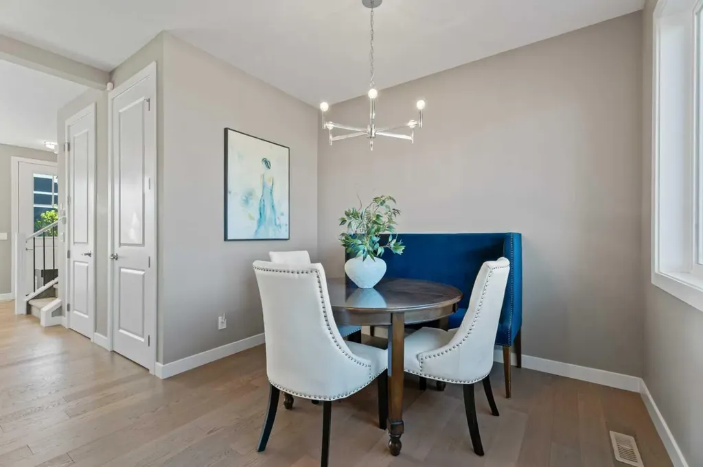 332 Lawthorn Way SE Airdrie AB T4A 3M7