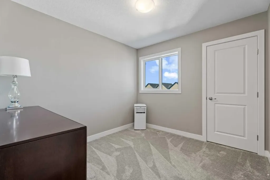 332 Lawthorn Way SE Airdrie AB T4A 3M7