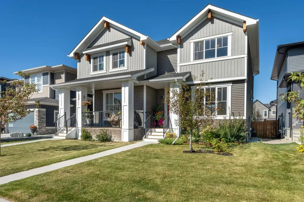 332 Lawthorn Way SE Airdrie AB T4A 3M7
