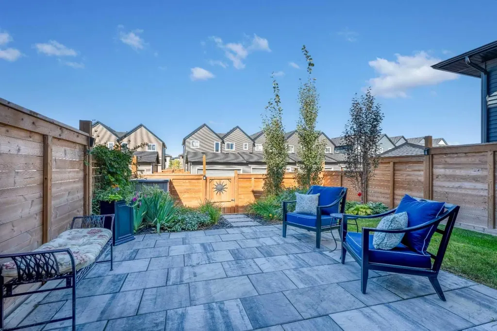 332 Lawthorn Way SE Airdrie AB T4A 3M7