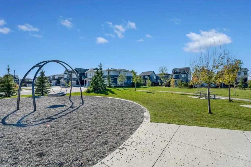332 Lawthorn Way SE Airdrie AB T4A 3M7