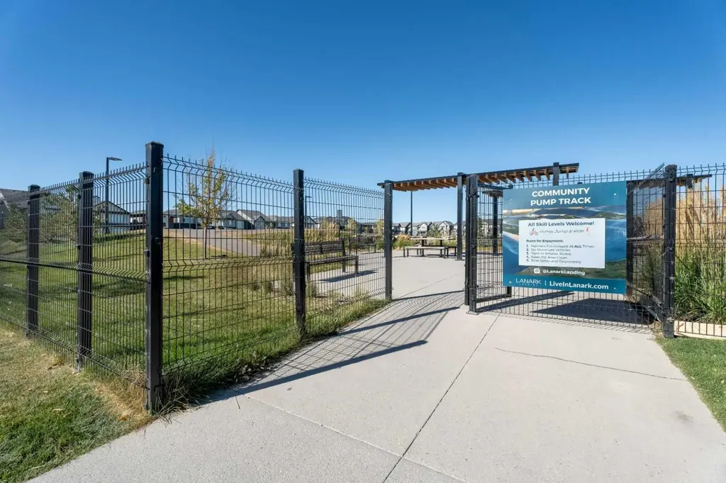 332 Lawthorn Way SE Airdrie AB T4A 3M7