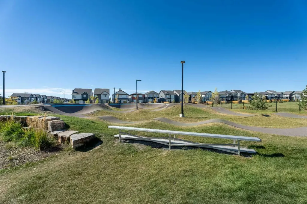 332 Lawthorn Way SE Airdrie AB T4A 3M7