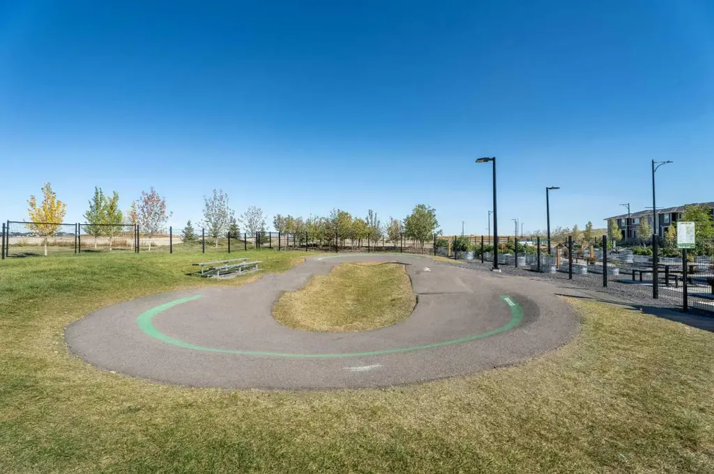 332 Lawthorn Way SE Airdrie AB T4A 3M7