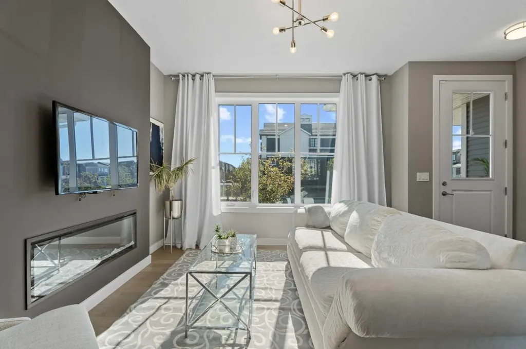 332 Lawthorn Way SE Airdrie AB T4A 3M7