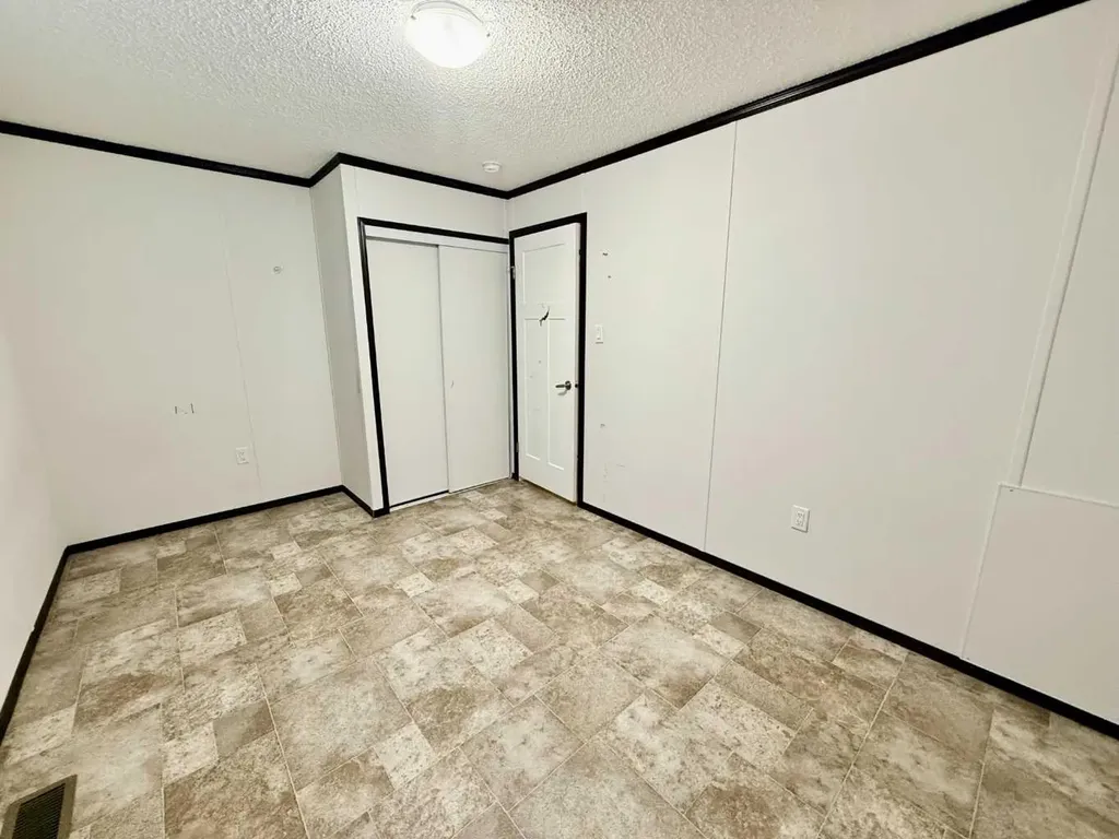 1609 14 Street Wainwright AB T9W 1K4