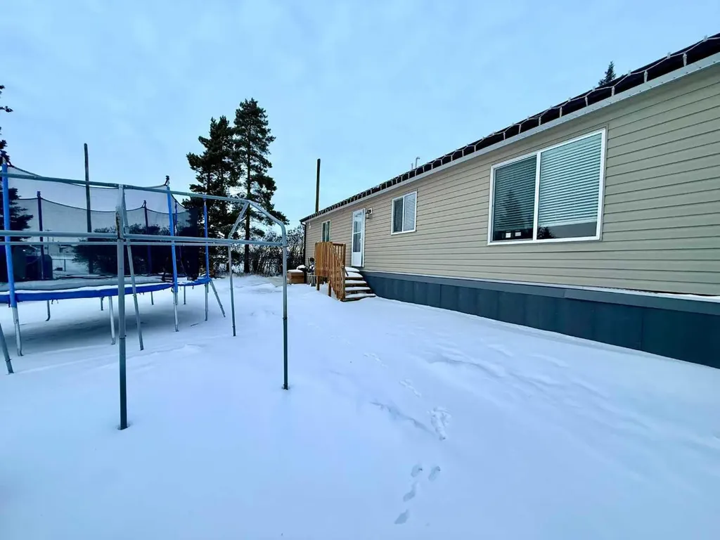 1609 14 Street Wainwright AB T9W 1K4
