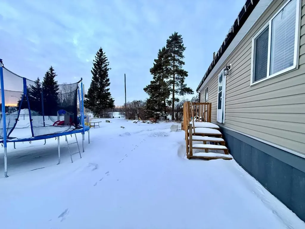 1609 14 Street Wainwright AB T9W 1K4