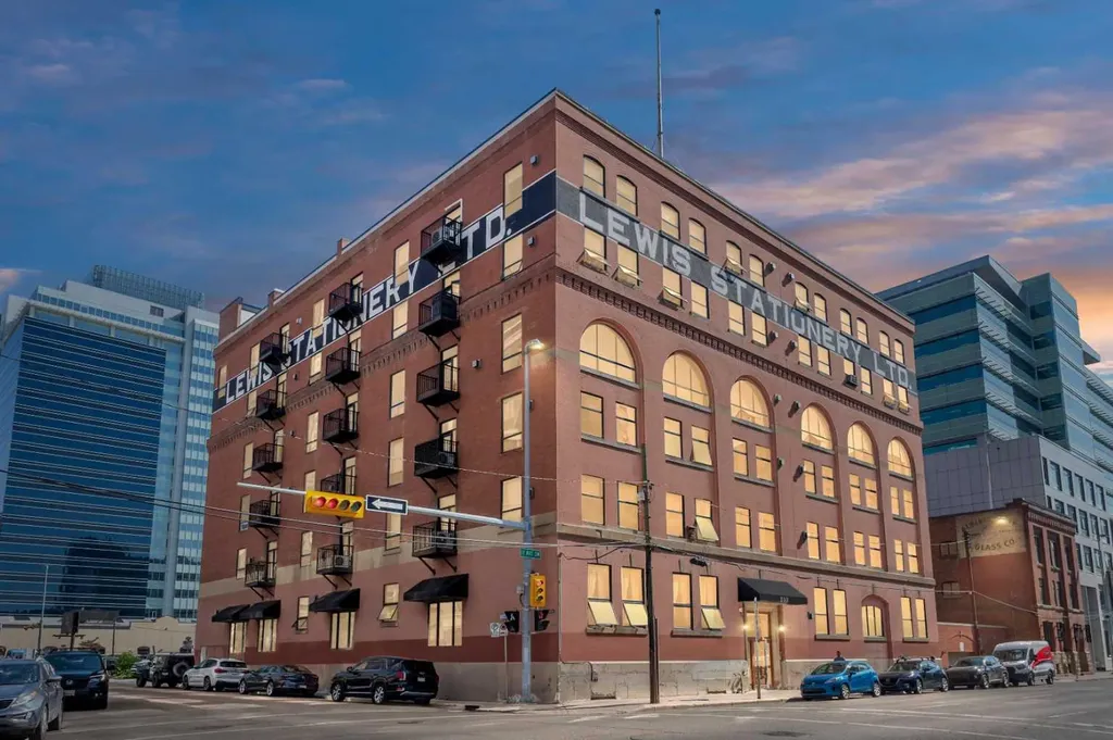 240 11 Avenue SW Calgary AB T2R 0C3