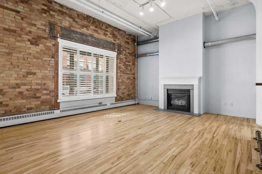 240 11 Avenue SW Calgary AB T2R 0C3