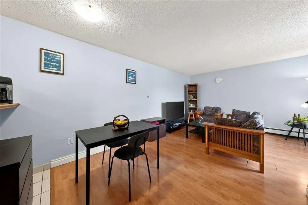 431 1 Avenue NE Calgary AB t2e0b3