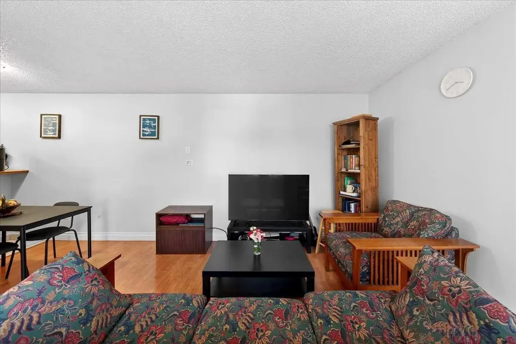 431 1 Avenue NE Calgary AB t2e0b3