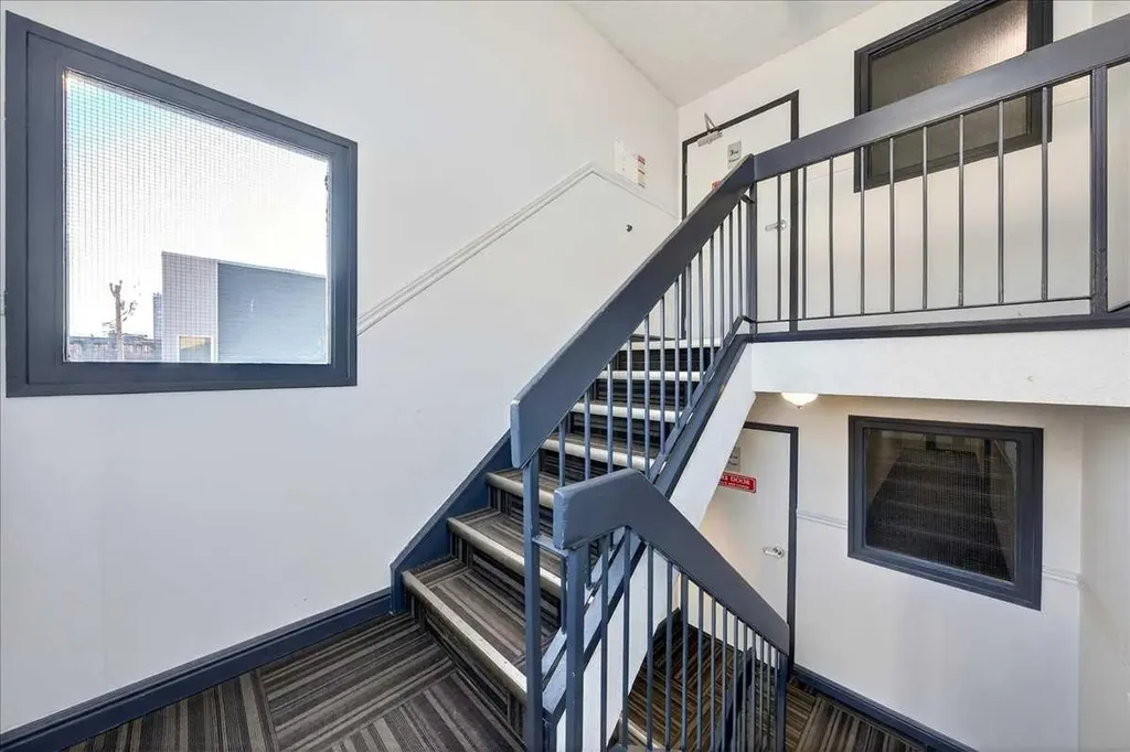 431 1 Avenue NE Calgary AB t2e0b3