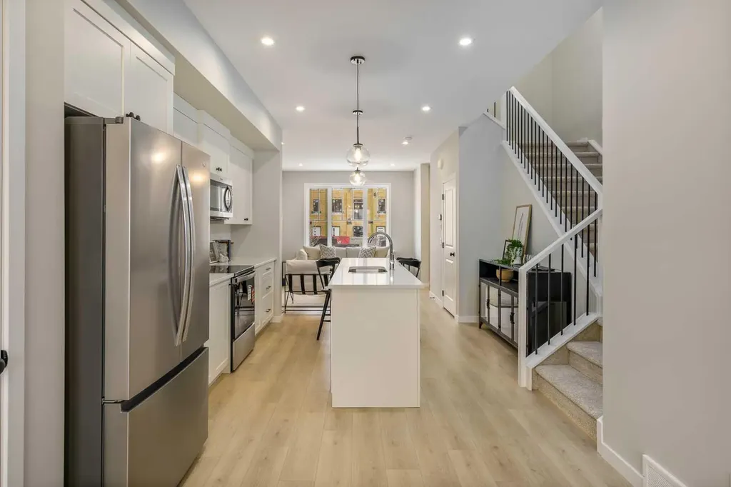 1485 Rangeview Drive SE Calgary AB T3S0P8