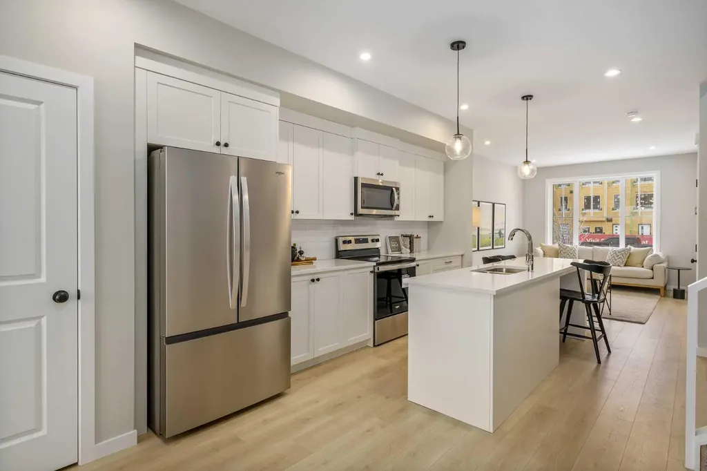 1485 Rangeview Drive SE Calgary AB T3S0P8