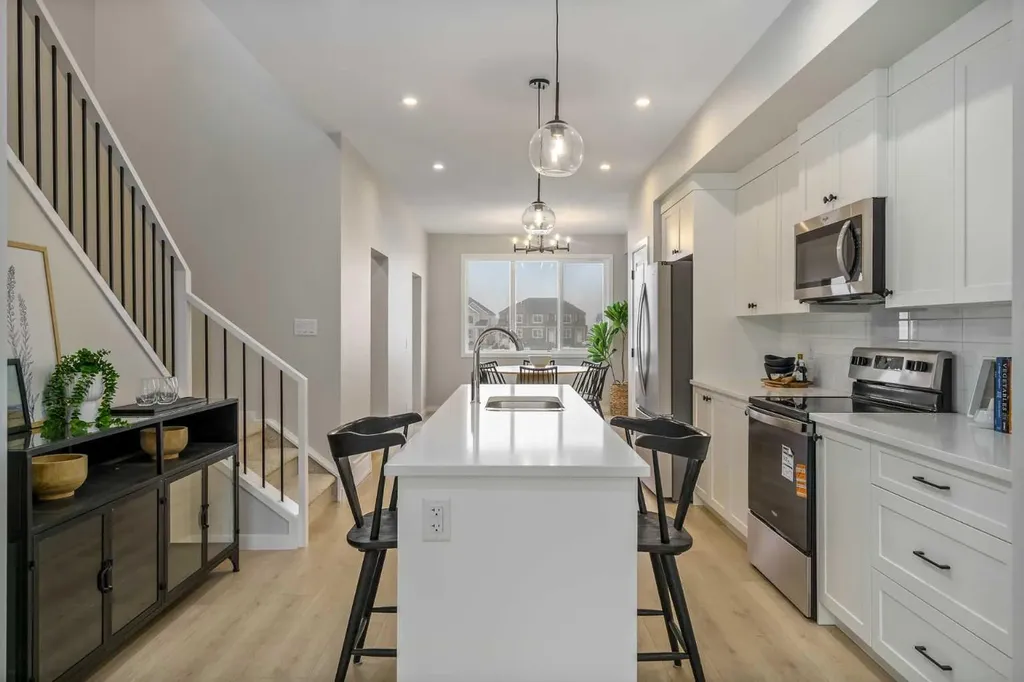 1485 Rangeview Drive SE Calgary AB T3S0P8