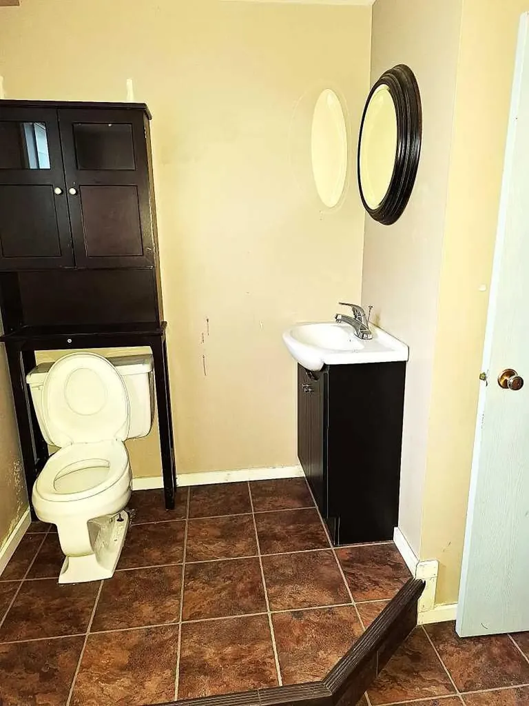 10918 97 Avenue Grande Cache AB T0E 0Y0