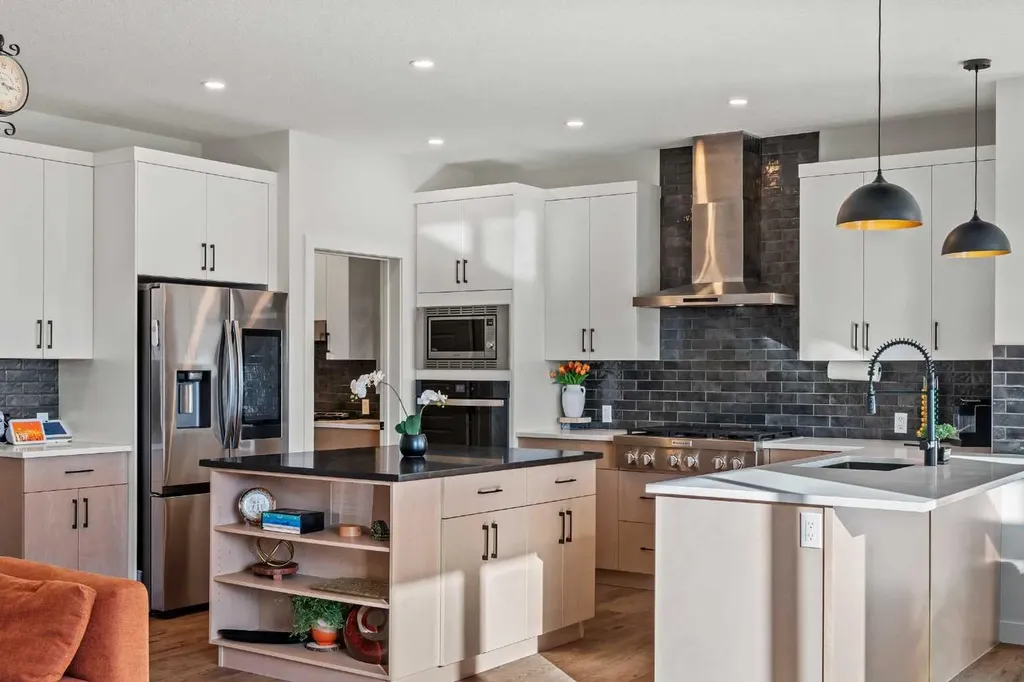 116 Ambleside Crescent NW Calgary AB T4B 3P5
