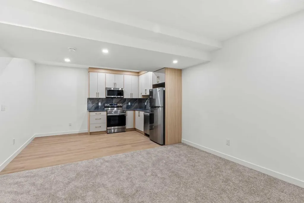 116 Ambleside Crescent NW Calgary AB T4B 3P5