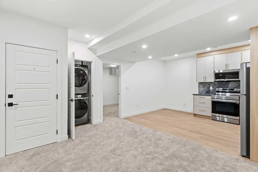 116 Ambleside Crescent NW Calgary AB T4B 3P5