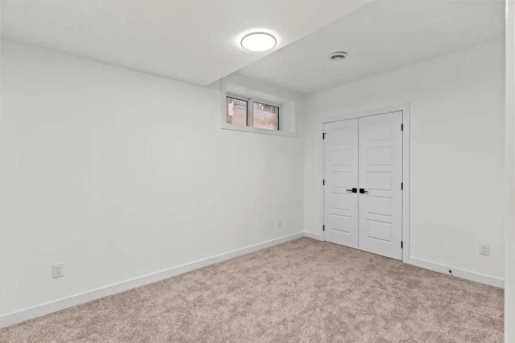 116 Ambleside Crescent NW Calgary AB T4B 3P5
