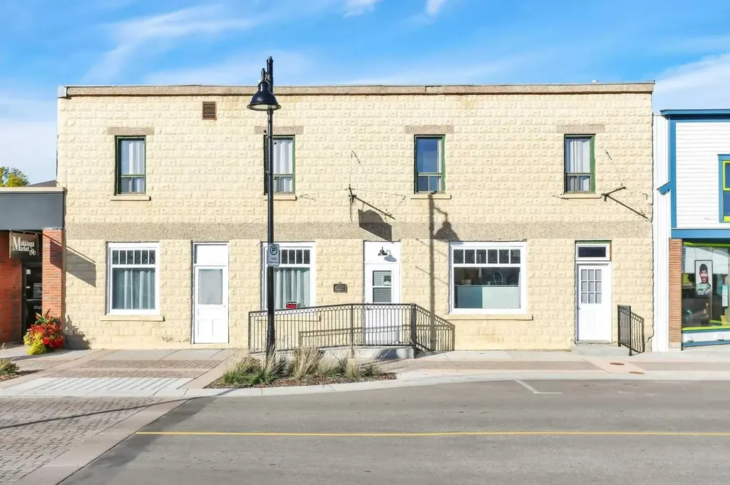 5012 51 Avenue Ponoka AB T4J 1R5
