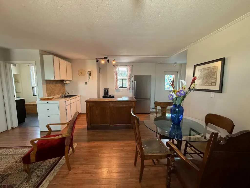 5012 51 Avenue Ponoka AB T4J 1R5