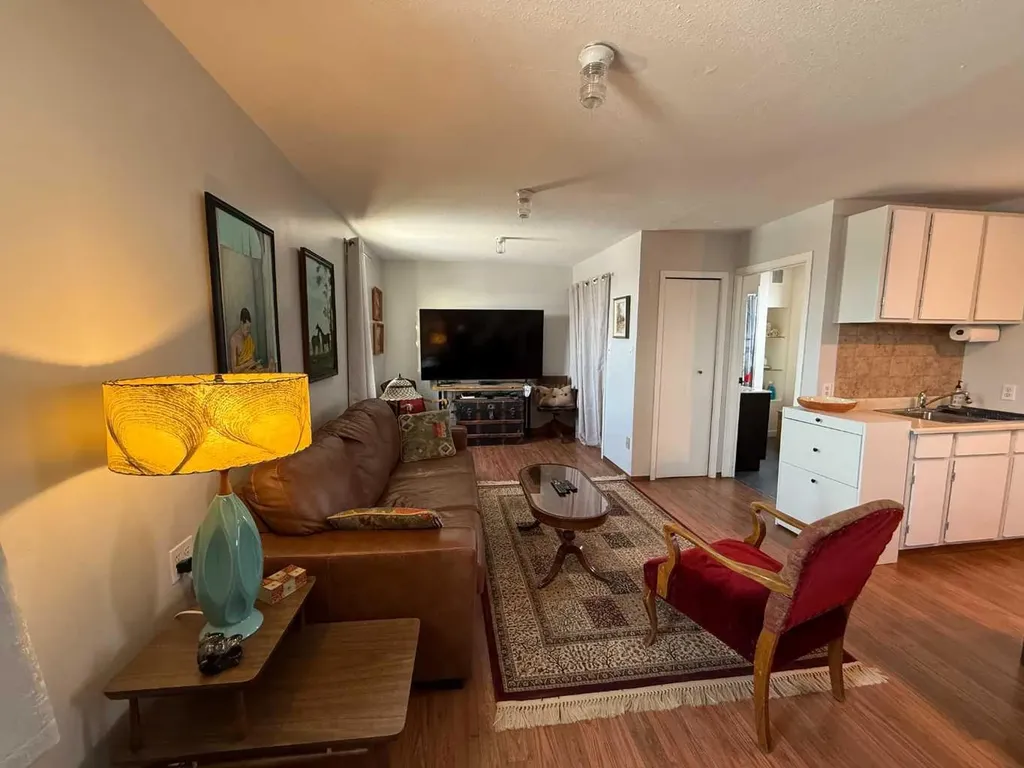 5012 51 Avenue Ponoka AB T4J 1R5