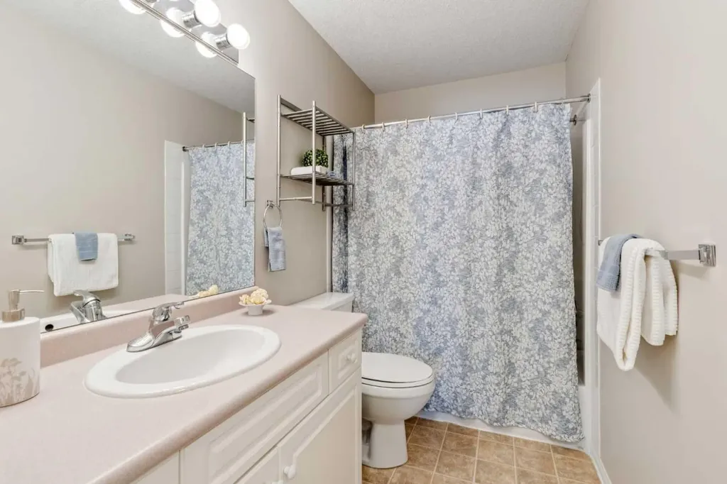1818 Simcoe Boulevard SW Calgary AB T3H 3L9