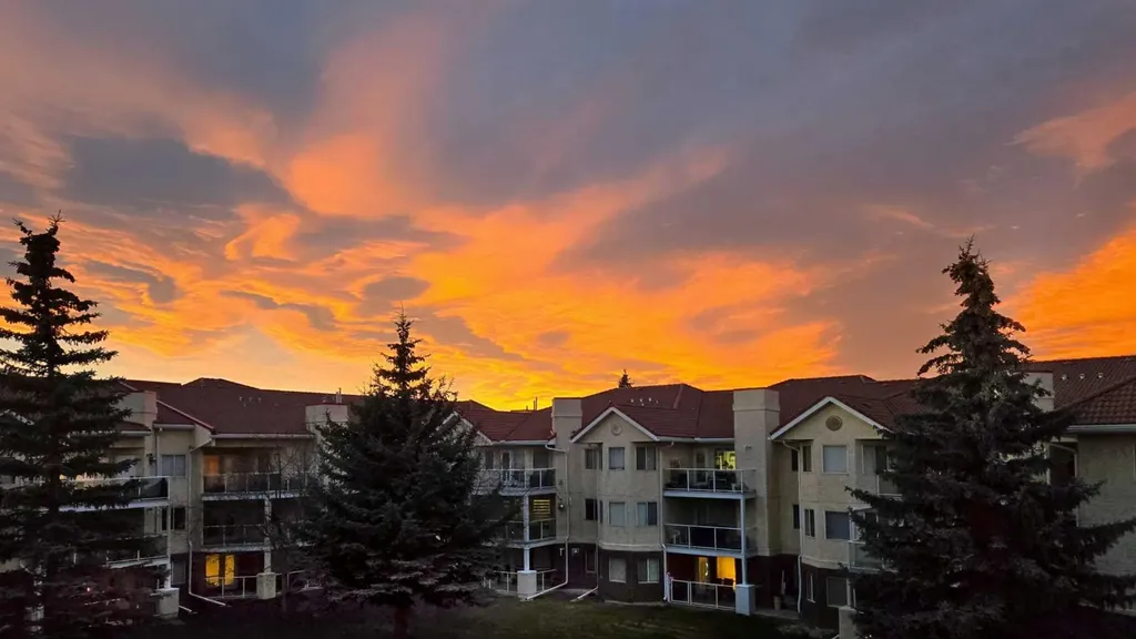 1818 Simcoe Boulevard SW Calgary AB T3H 3L9